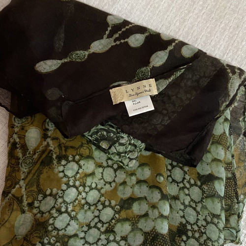 Lynne scarf like new, green and brown