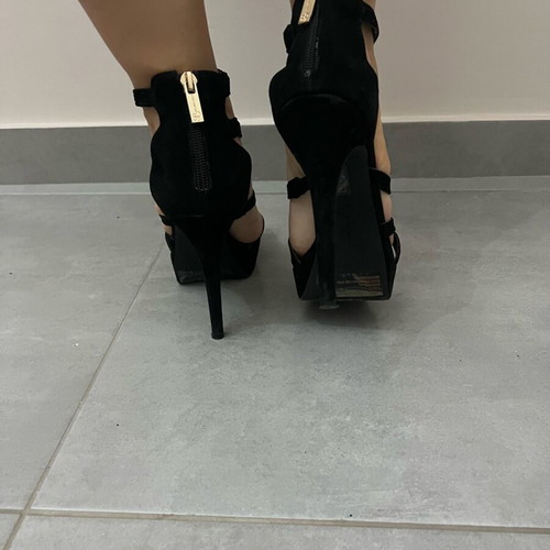 Jessica Simpson sandals used, size 37.5, black