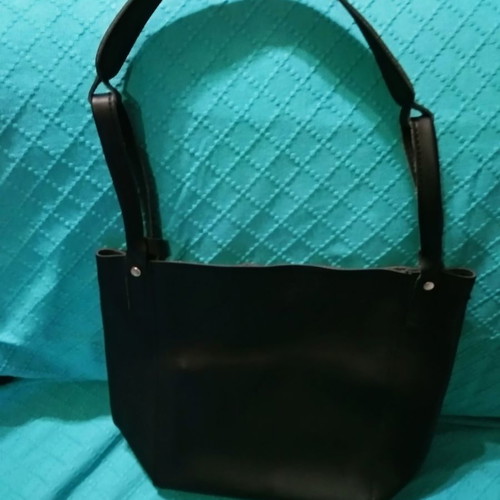 Black shoulder bag new with front pocket and zipper