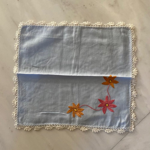Handmade table runner with two napkins new, embroidered with lace