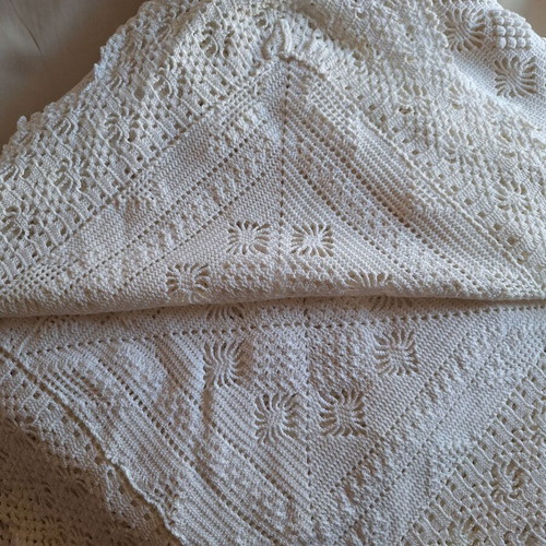 Vintage handmade white cotton bedspread blanket, Kouverli Yfanto