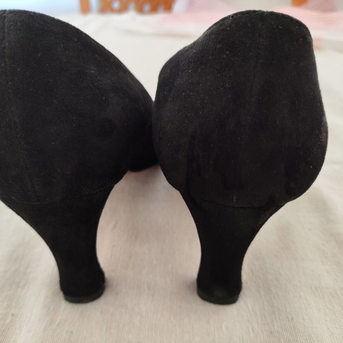 Ladies black heels size 40 Dino Zengini like new