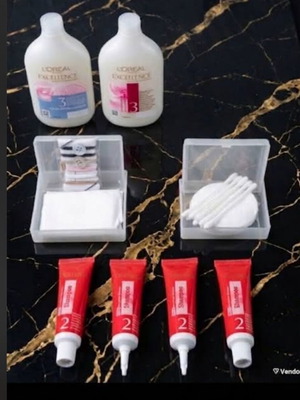 Σετ ταξιδιού περιποίησης L'Oréal με μαλακτικά, σαμπουάν και αξεσουάρ
