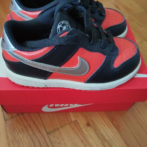 Nike Dunk kids sneakers used, size 26, black orange