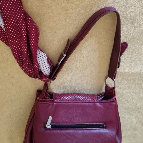 Red shoulder bag like new with silk scarf