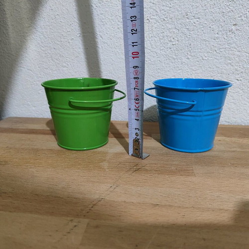 Metal flower pots like new, pack