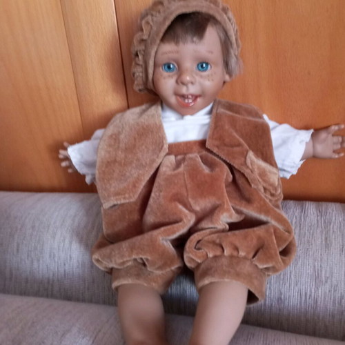 Vintage doll 25 years old like new