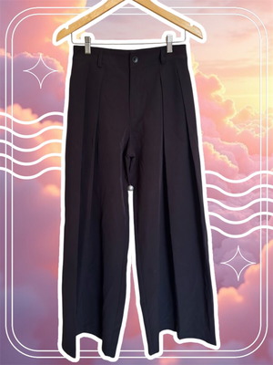 Palazzo pants black like new with wide leg and pleats, Small - Medium