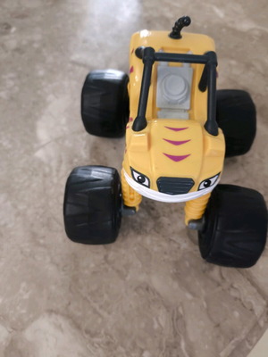 Mattel Blaze Πολυμορφικά Οχήματα, χαρακτήρας Stripes