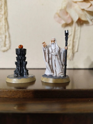 Μινιατούρα Saruman με Palantir Games Workshop σαν καινούργιο