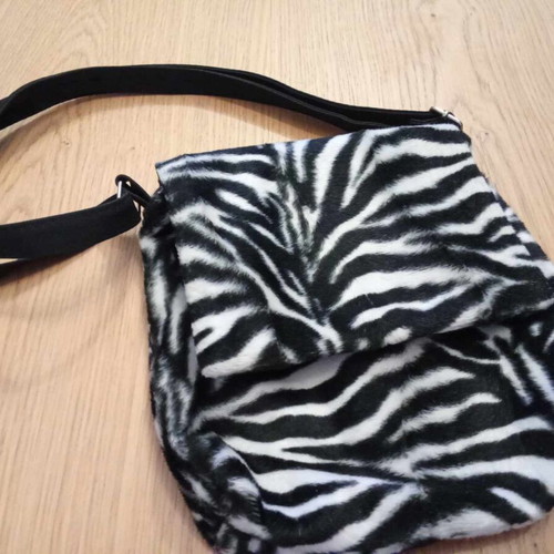 Fur crossbody bag like new, black and white