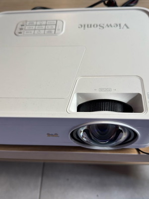 Viewsonic PS-501W Short Throw Projector like new