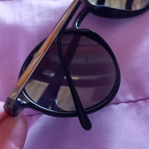 Gianni Venturi glasses like new with black frame and case