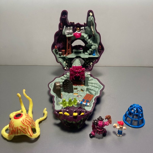 Mighty Max Outwits Cyclops used 100% complete collectible set