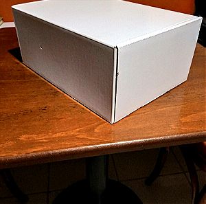 Κουτί λευκό αποστολών (e-shop) σε συσκευασία 10 τεμαχίων.