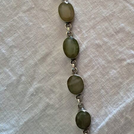Silver bracelet with genuine green stones, like new