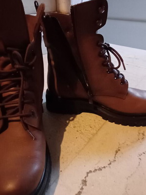 Δερμάτινα μποτάκια Ragazza καφέ σαν καινούργια, μέγεθος 38