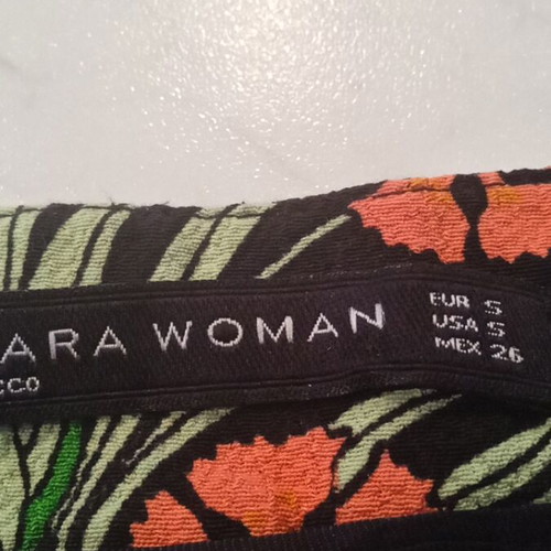 Zara women's floral shorts like new, multicolored, size S