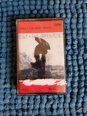 Mike & The Mechanics Living Years cassette used, rock
