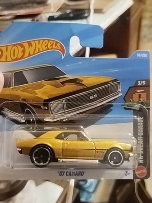 Hot Wheels '67 Camaro Gold HW Dream Garage New