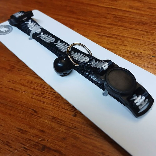 Cat collar with fish design new in packaging