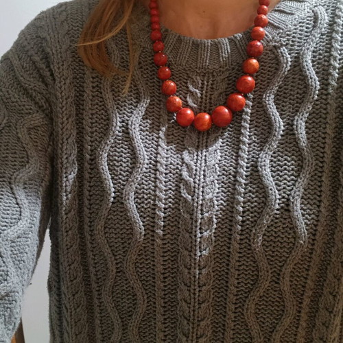Wooden necklace new, red and brown, short with uneven beads