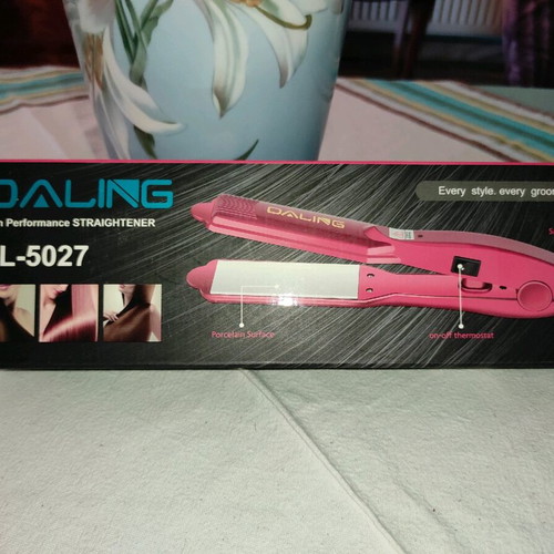 Daling DL-5027 hair straightener new in box