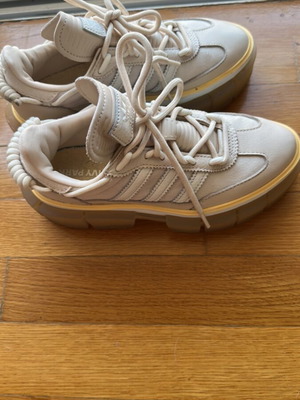 Adidas Ivy Park Super Sleek αθλητικά σαν καινούργια, μπεζ, μέγεθος 36