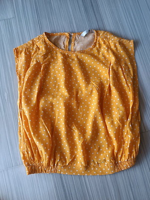 Women’s top like new size small with elastic hem