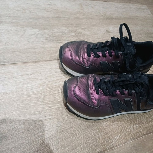 New Balance women's athletic shoes used size 37.5 metallic color