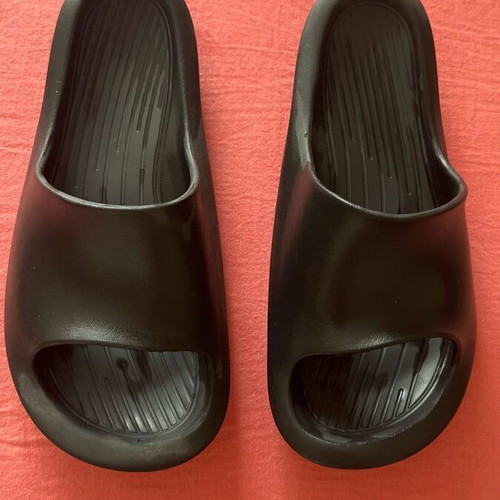 Slippers size 41 black like new, very comfortable