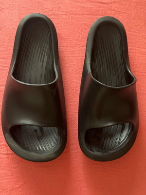Slippers size 41 black like new, very comfortable