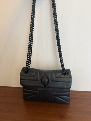 Kurt Geiger Union Jack δερμάτινη τσάντα χιαστί, μαύρη