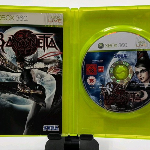 Xbox 360 Bayonetta like new, British Sega edition