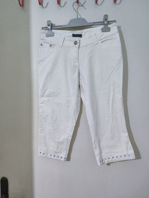 Thesis white low-rise capri pants like new, rhinestones