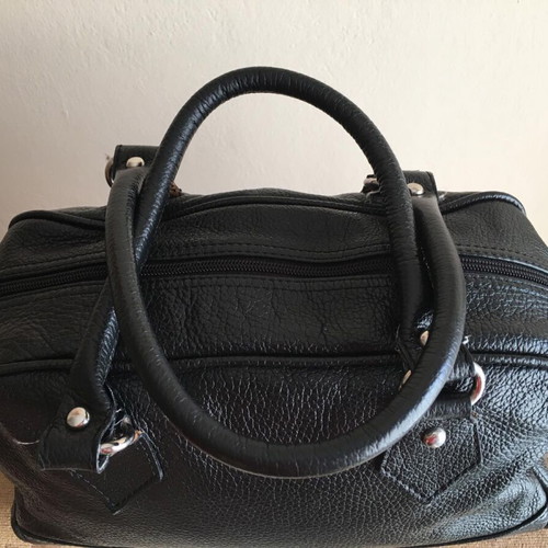 Black leather handbag like new