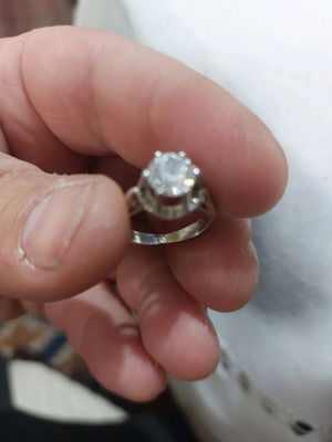 Сребърен пръстен с камък като нов