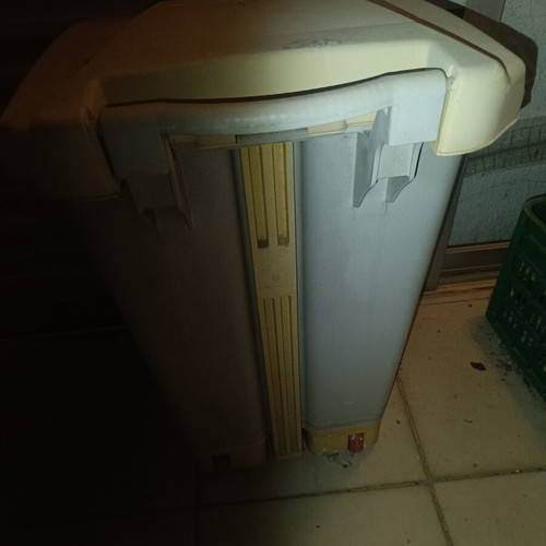 Planet 70L pedal bin used, plastic trash can