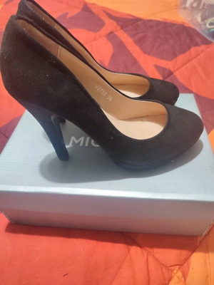 Black suede pumps size 36, lightly used