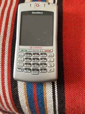 Blackberry 7100v used for parts without battery and charger