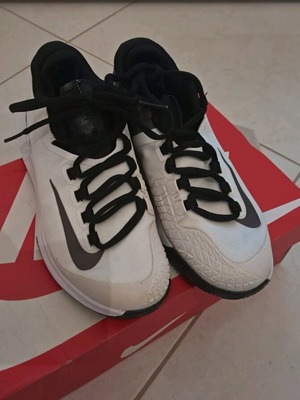 Nike Court Air Zoom Zero Clay Aa8029 104 like new, athletic shoes size 36.5 black white