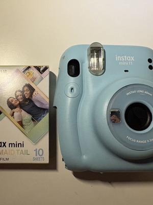 Fujifilm Instax Mini 11 instant camera with 1 film pack (10 shots)