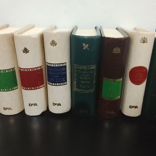 De Agostini miniature books like new, pack of 20