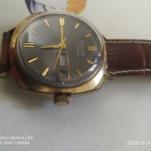 Poljot 17jewels wristwatch like new, gold tone, black dial