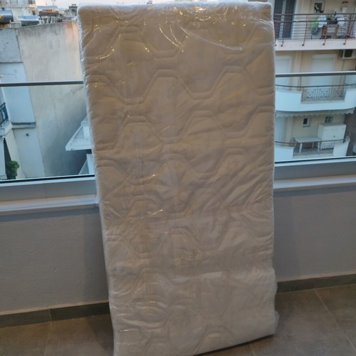 Baby cot with quality mattress like new, 0.70x1.40 m