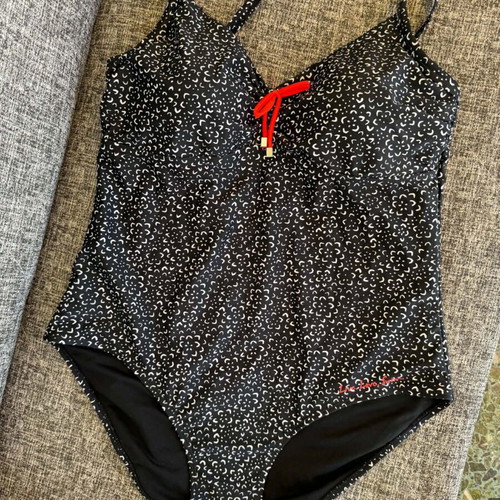 Gina Benotti one-piece swimsuit like new, size M, black and white