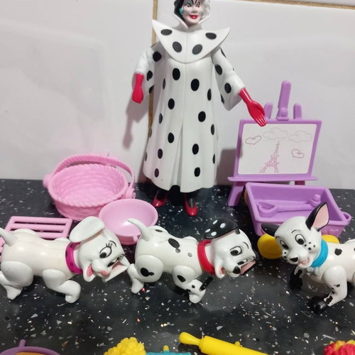 101 Dalmatian dog figures used with Cruella and accessories
