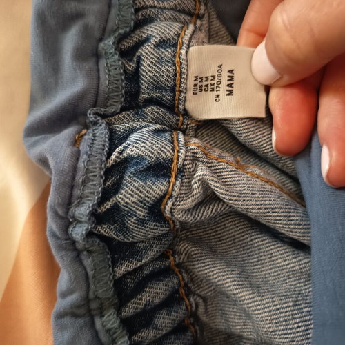 H&M maternity jeans medium size, like new, black and blue, pack of 2