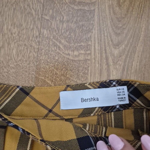 Bershka skirt like new, colorful, size XS