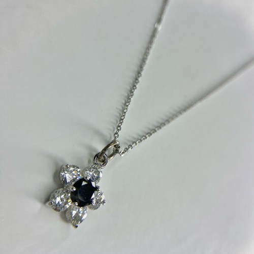 Flower necklace silver like new, black